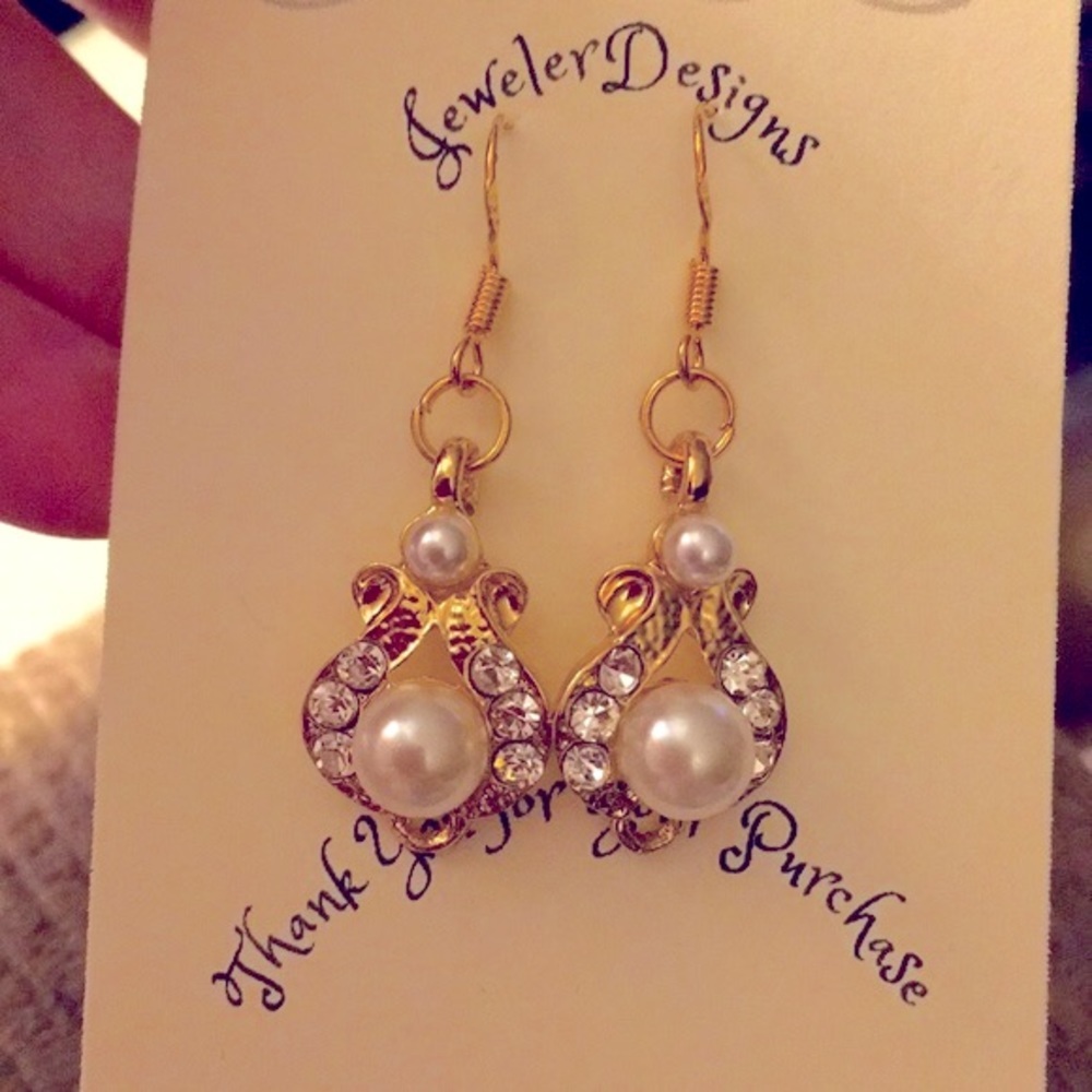 Wedding Earrings in Gold with Faux Pearls and crystals